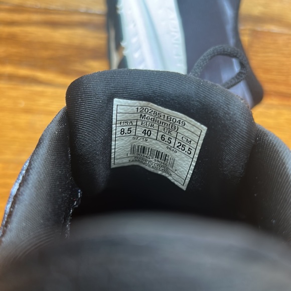 Brooks Energize Neutral Woman’s  Shoes Black/White worn only 3 times - Picture 4 of 4